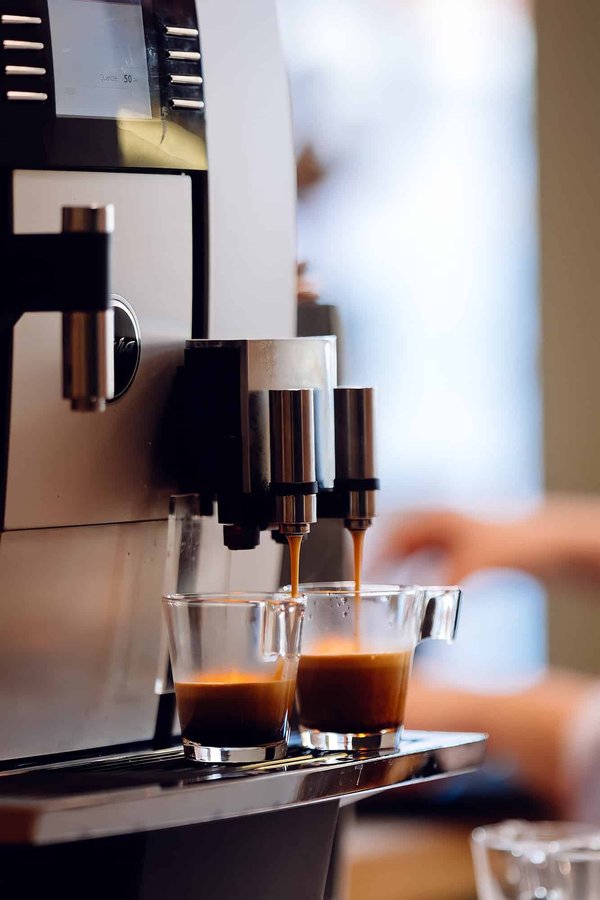 Comment fonctionne une machine à café pour bureau?